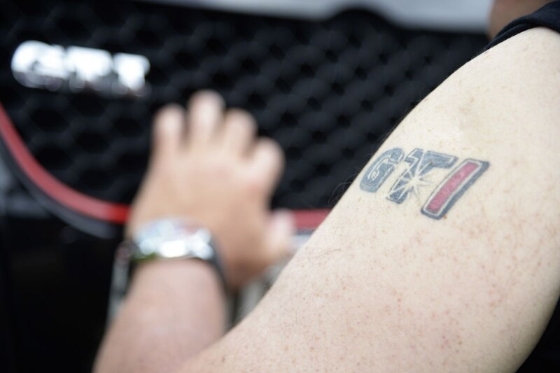 GTI-fan met tattoo