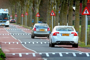 Straat vol drempels verkeersdrempels snelheidsremmers
