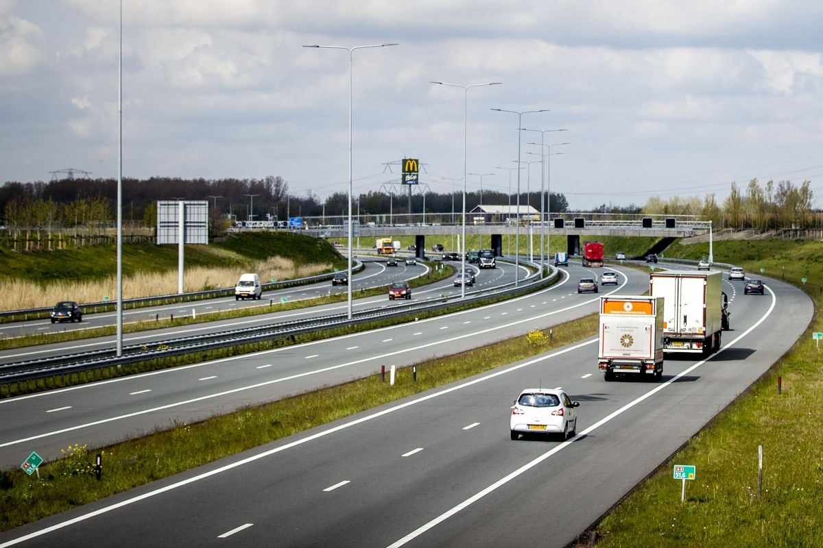 Snelweg A6 Almere (ANP)