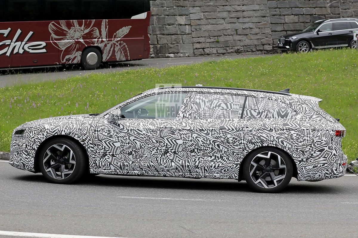 Spyshots Skoda Superb