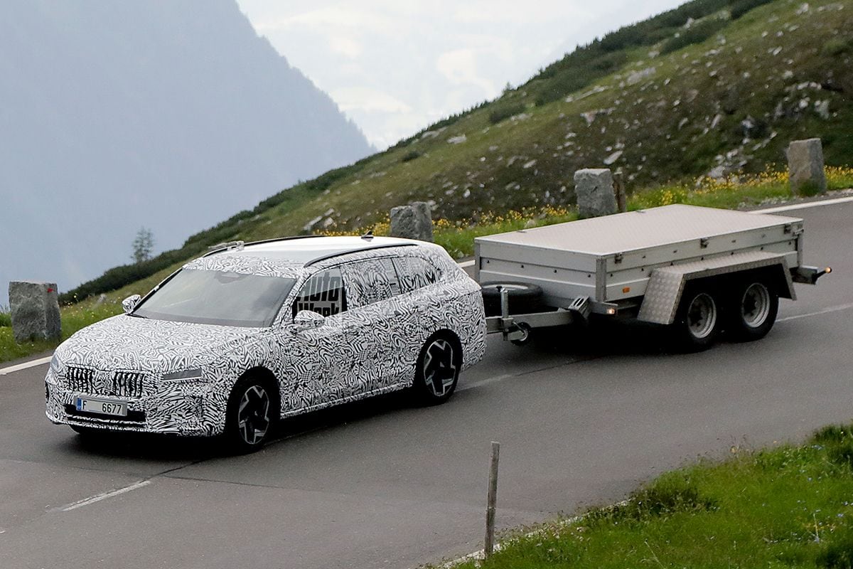 Spyshots Skoda Superb