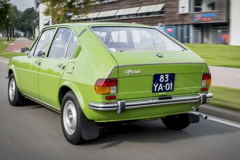 Waarom de Alfasud zulke klunzige achterklepscharnieren had