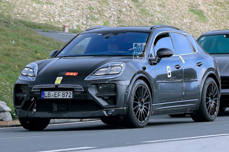 Spyshots Porsche Macan EV