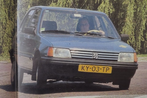 Peugeot 205 GL 1.1 (1984) - Klokje Rond - Uit de Oude Doos