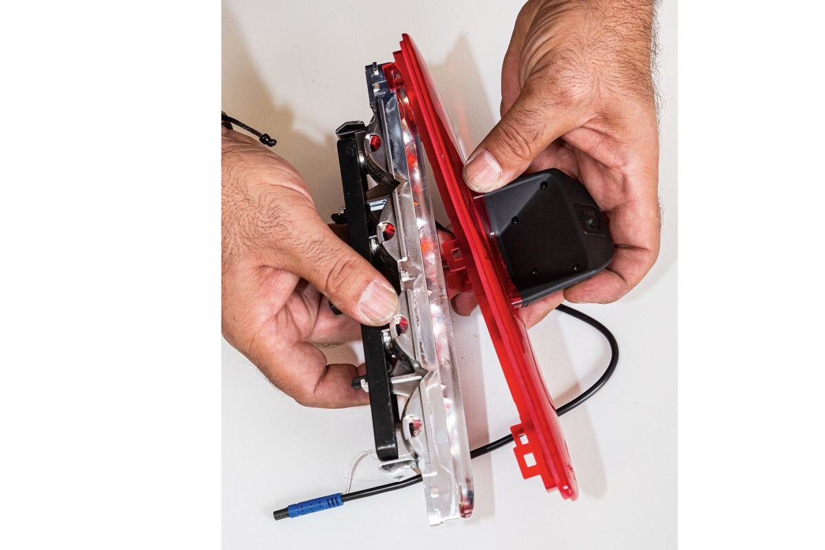 inbouw achteruitrijcamera camper 5-1 monteren glaasje