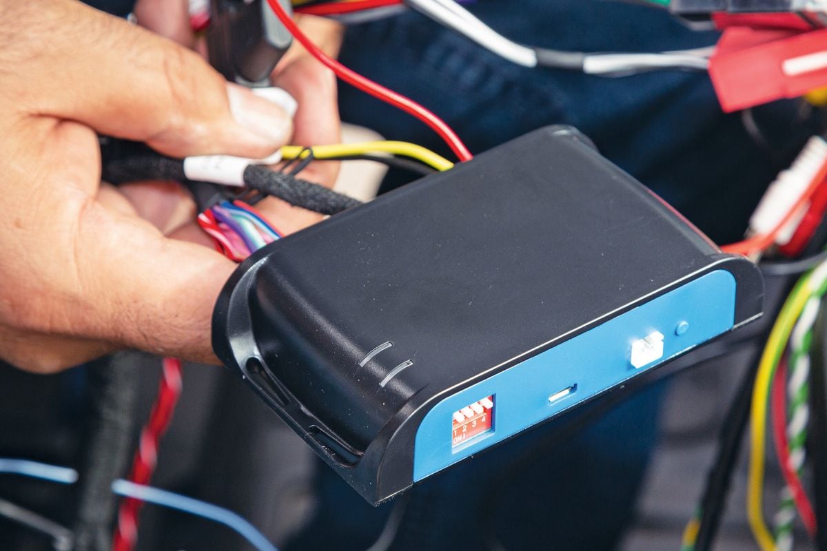 inbouw achteruitrijcamera camper 6-2 CAN bus adapter