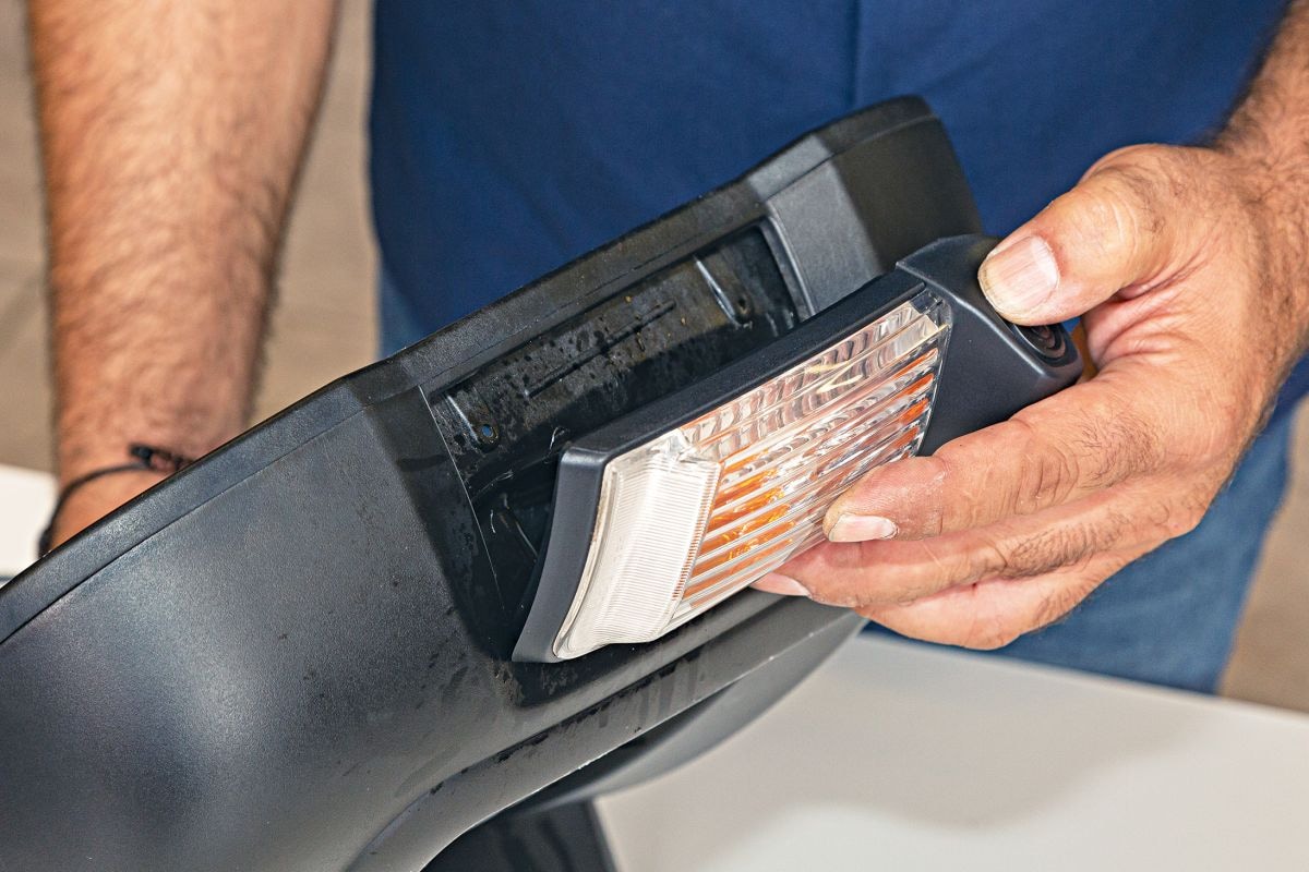 inbouw achteruitrijcamera camper 4-3 monteren raw op spiegel