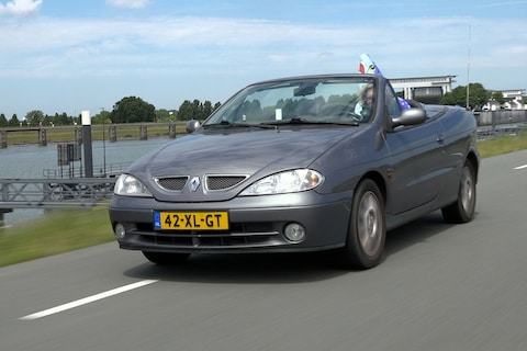 Barrelbrigade 2022 - Frank stelt voor - Renault Mégane Cabrio