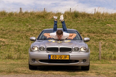 Achteruitkijkspiegel - 'Geen auto kan tippen aan een X-type'