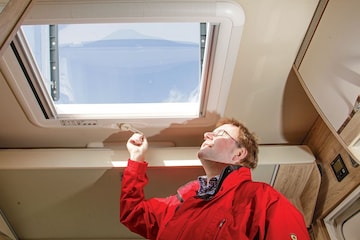 Dakluik sluiten camper Foto AutoBild