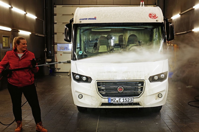 Schoonmaken camper hogedrukspuit