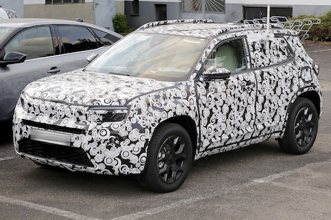 Nieuwe 'baby-Jeep' nu vanbinnen te zien