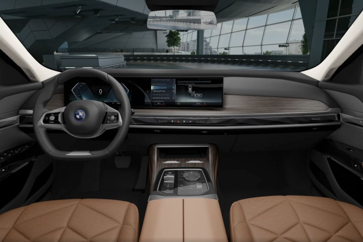 BMW i7