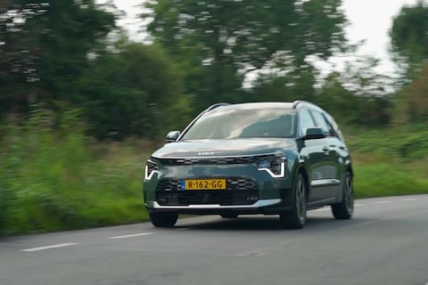 Achteruitkijkspiegel - 'Stappen ze bij Lexus van hun geloof af?'