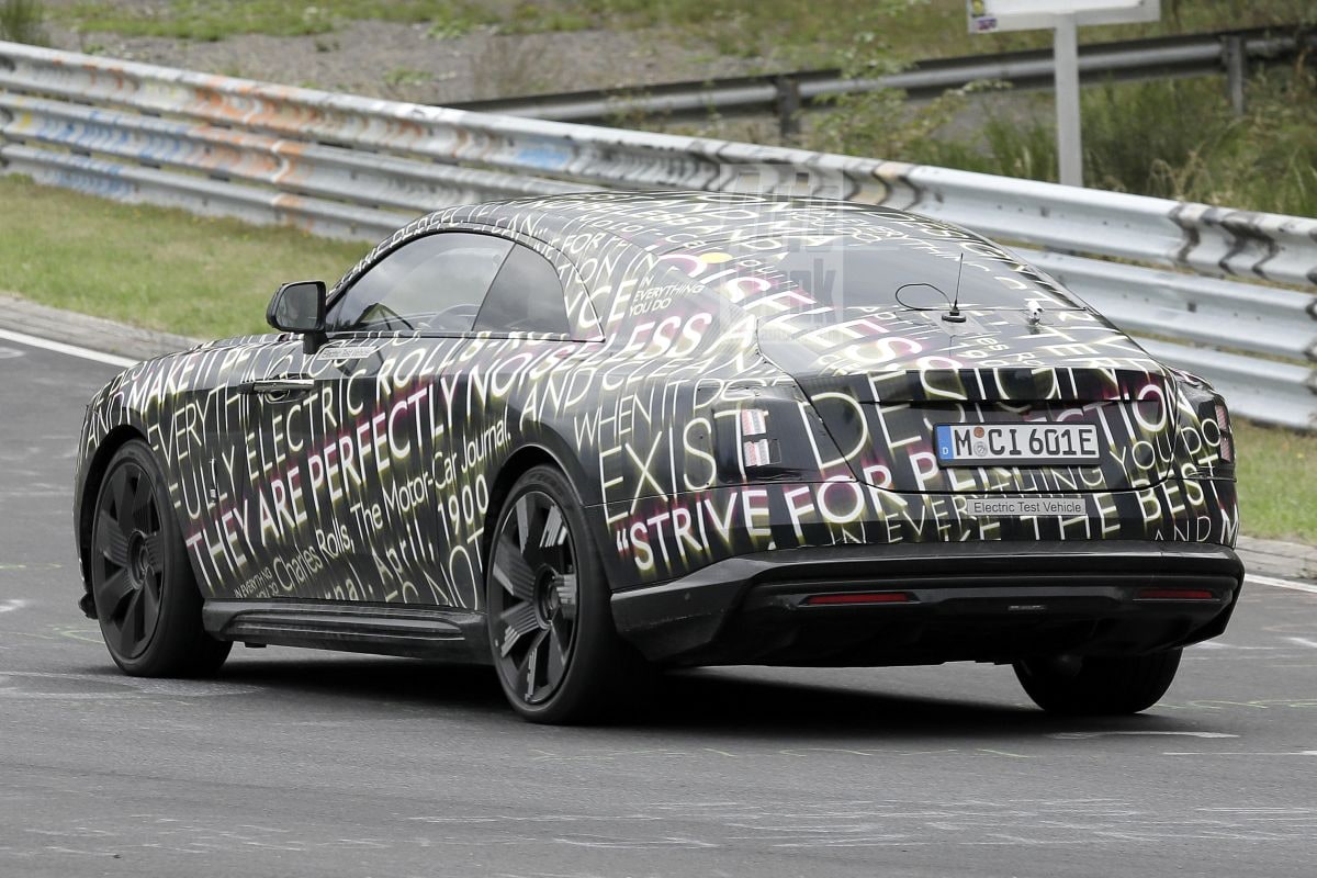 Rolls-Royce Spectre spyshots
