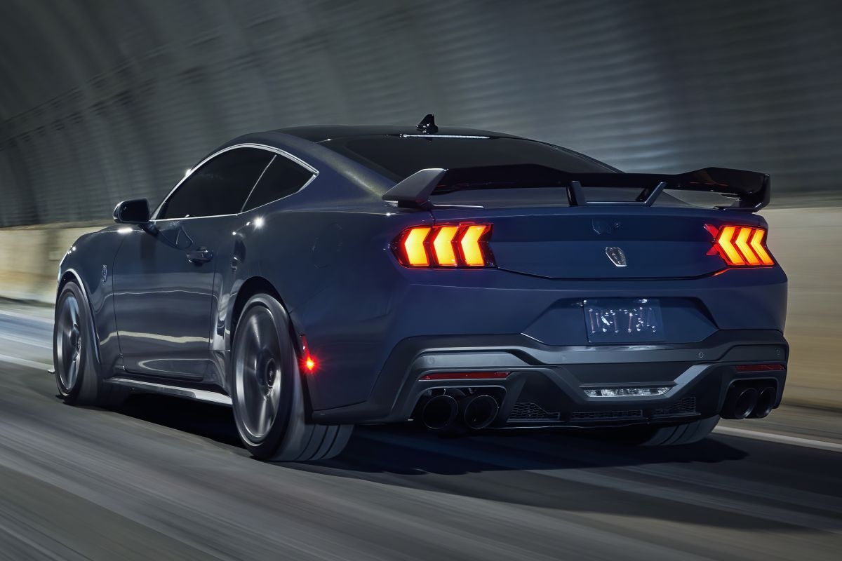 Ford Mustang Dark Horse