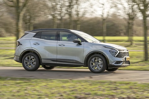 AutoWeek Test - Kia Sportage Hybrid