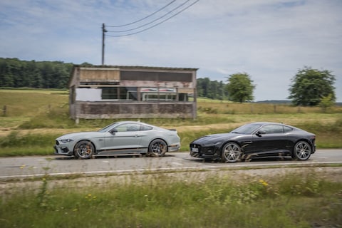 Test: Ford Mustang Mach 1 vs. Jaguar F-type Coupé P450
