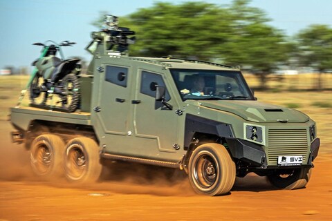 SVI Max 3 nóg bizarder met zes wielen en anti-dronewapen