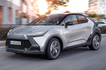Toyota C-HR (2023) - Illustratie: Larson