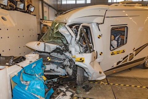 Camper bij crash: pas op voor losse voorwerpen