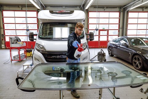 Ster in de voorruit camper: naar professional