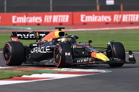 Max Verstappen pakt poleposition in Mexico
