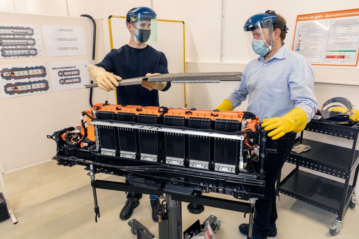 Reparatie tractiebatterij Volvo XC60 - omgang met accu