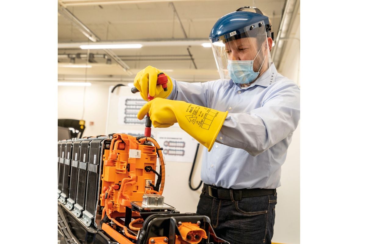 Reparatie tractiebatterij Volvo XC60 - beschermingsmiddelen