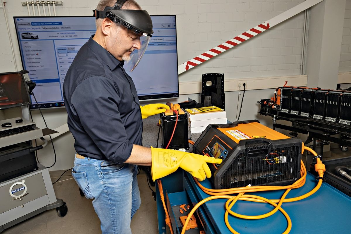 Reparatie tractiebatterij Volvo XC60 - installatie module