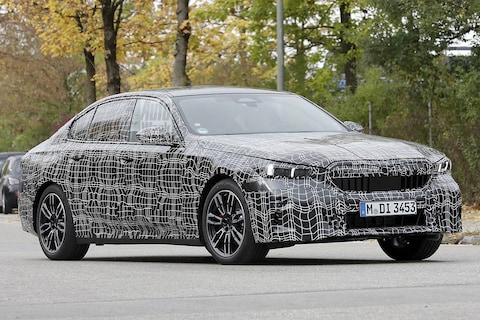 Nieuwe BMW 5-serie maakt testronde