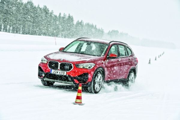 4x4 SUV-winterbandentest 2022 maat 225/45R19