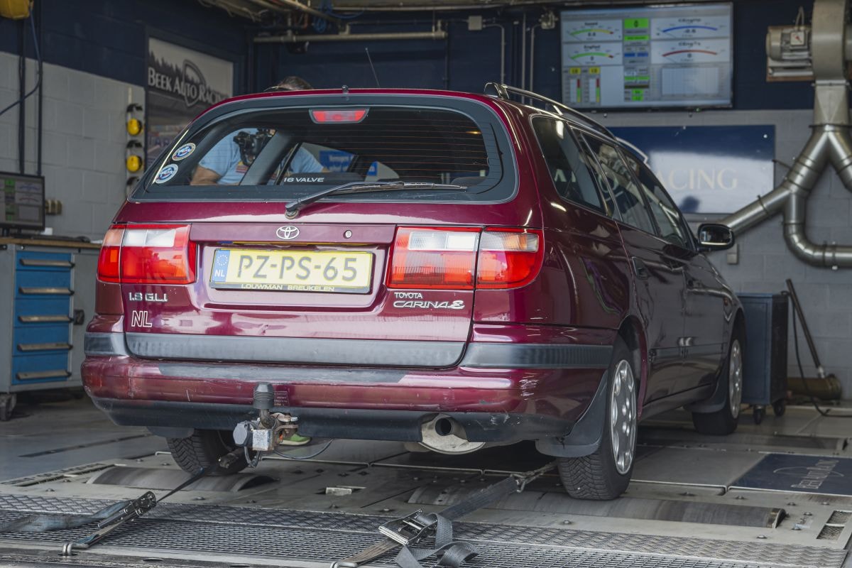 Toyota Carina Rollenbank