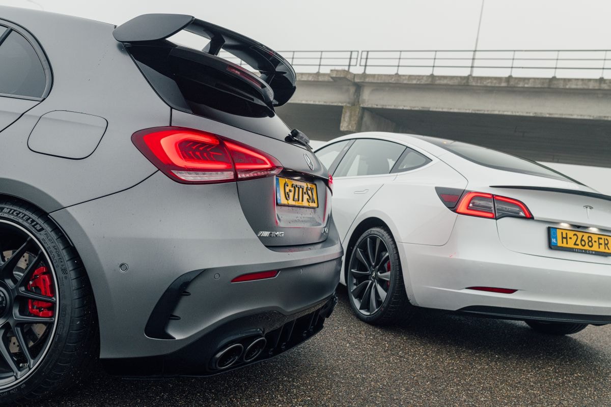 Mercedes-AMG A 45 S - Tesla Model 3 Performance