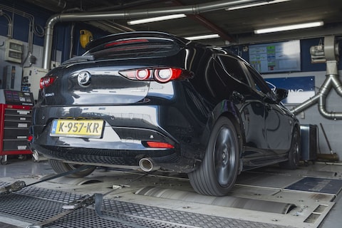 Mazda 3 2.0 SkyActiv-X - Op de rollenbank