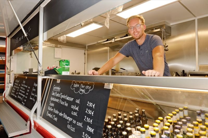 Campers in overstroomde Eifel gebieden Ron Betten foodtruck