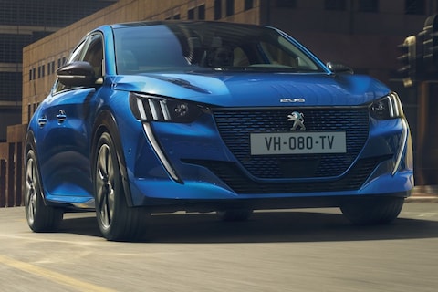 Peugeot 208 stoot Volkswagen Golf van de troon in Europa