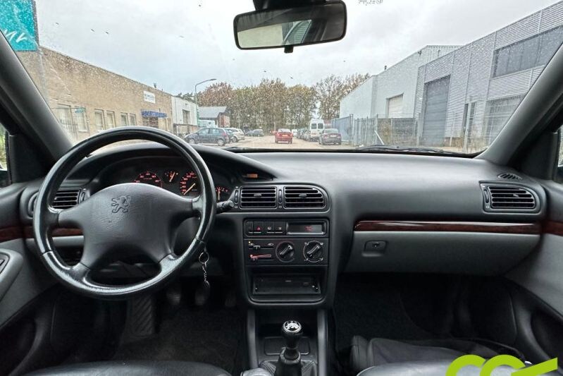 Peugeot 406