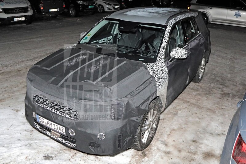 Kia Sorento facelift spyshots