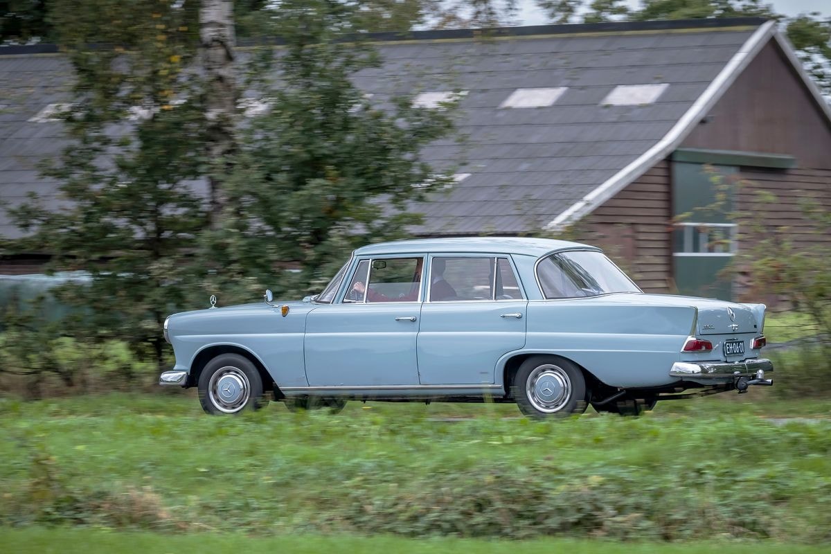 Mercedes-Benz W110 Heckflosse