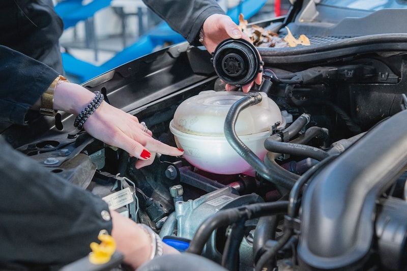 Zelf onderhoud doen - Koelvloeistof bijvullen