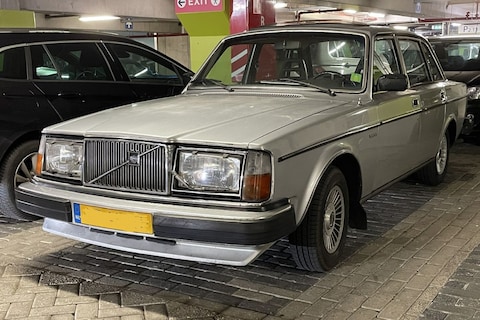 Volvo 264 (1980) - In het Wild