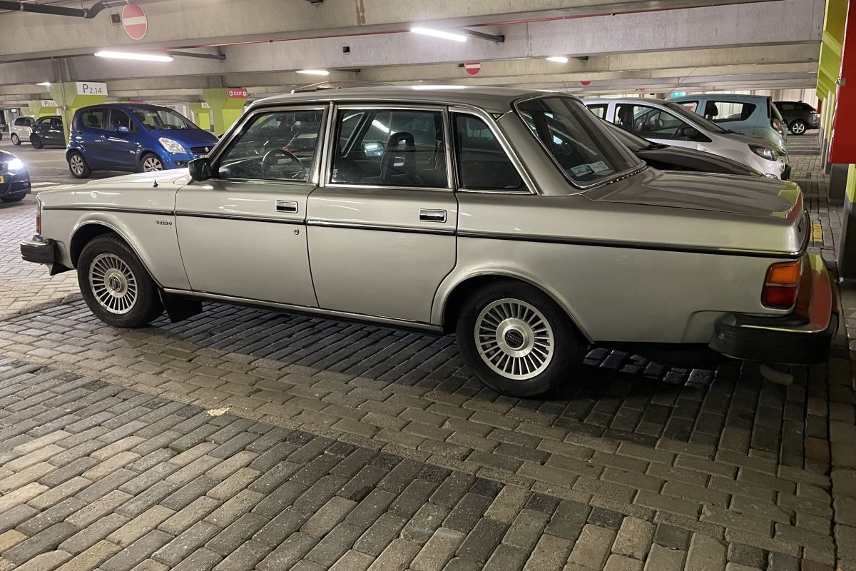 Volvo 264