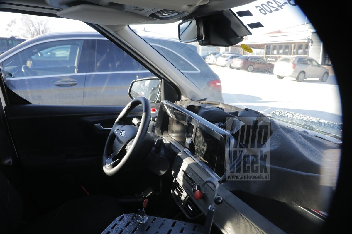 Ford Tourneo Courier spyshots