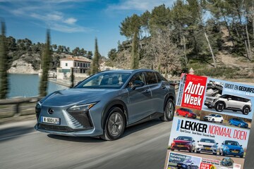 AW2311 Lexus met cover