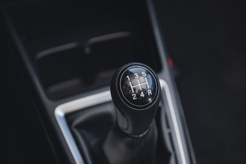 Bekerhouder en versnellingspook Suzuki Swift