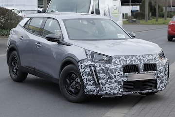 Spyshots Peugeot 2008 facelift