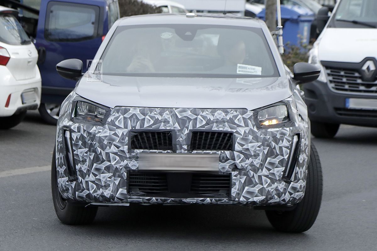 Spyshots Peugeot 2008 facelift