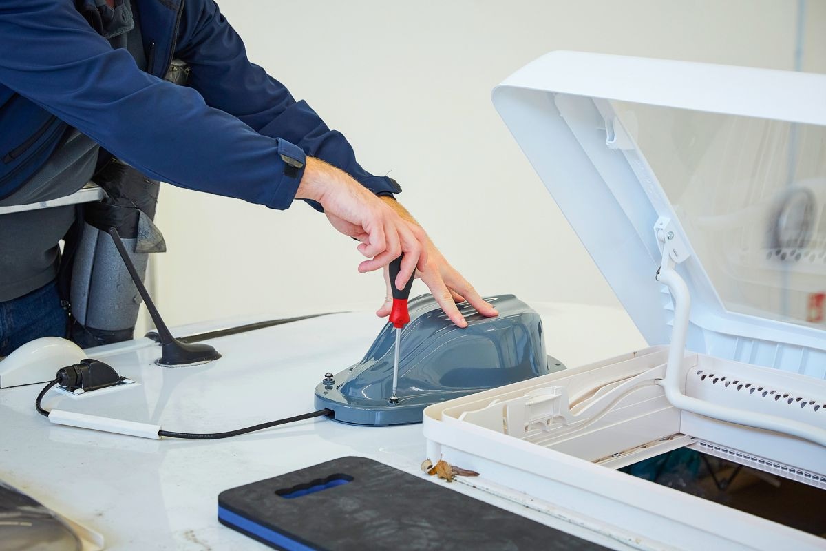 Wifi-router in camper - Eindmontage