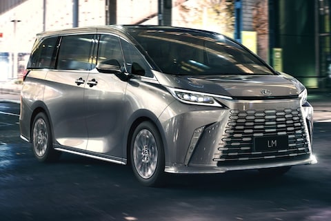 Lexus LM: luxueuze MPV met schuifdeuren ook voor Europa